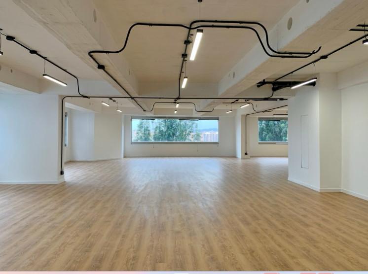 Imagen de  Espectacular y comoda oficina centro empresarial