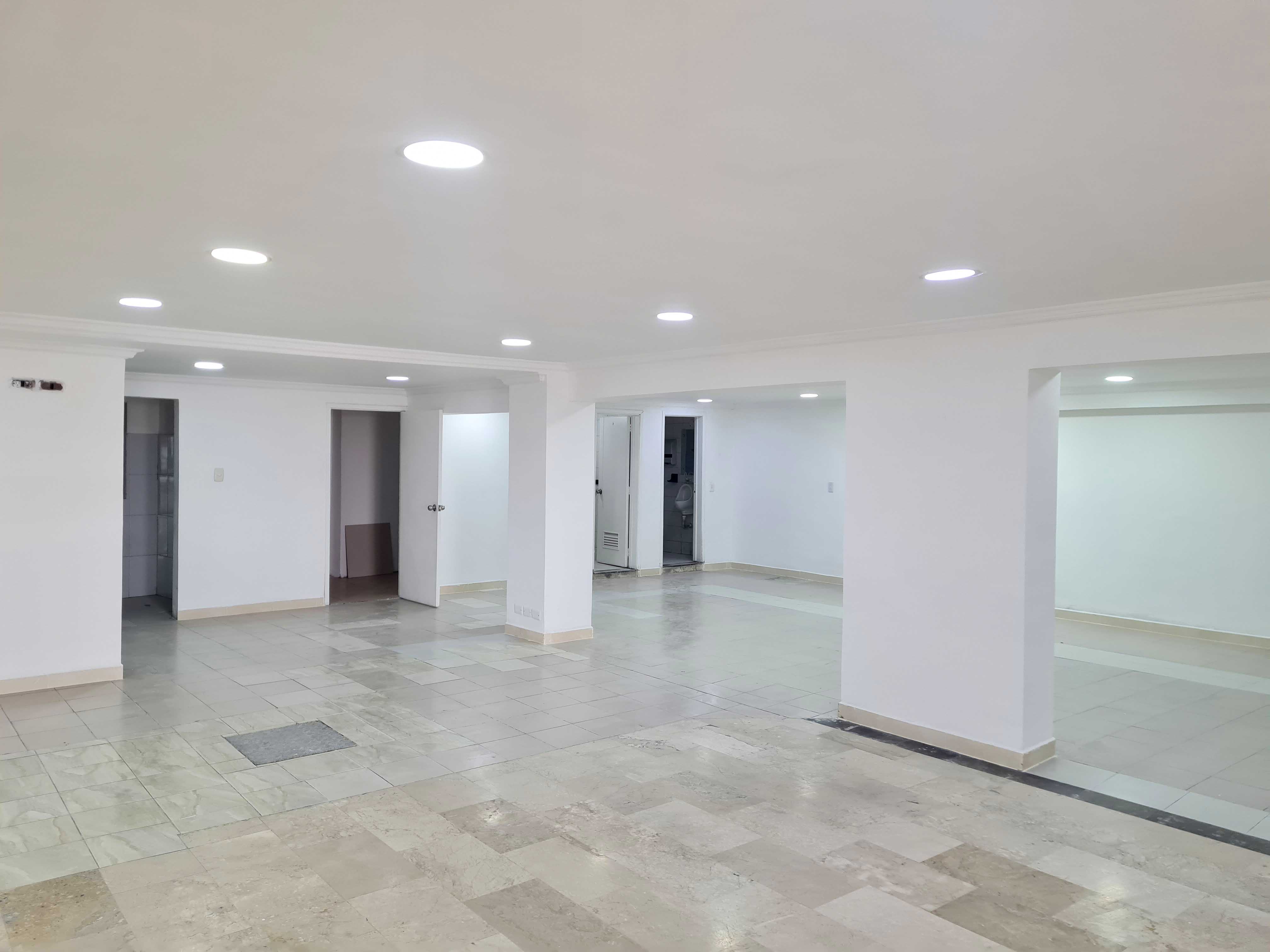 Imagen de Local comercial en Avenida 15 con 116